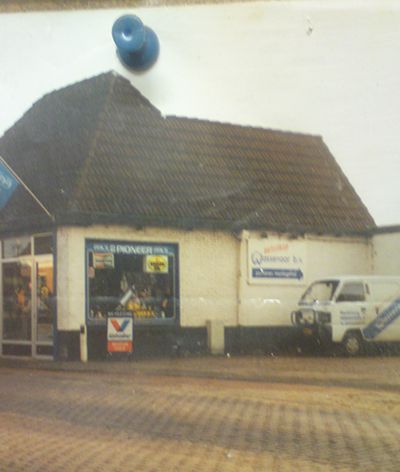 Oude foto van de winkel van Autoshop Wassenaar in Oudeschoot